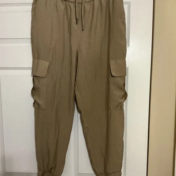 Zara womens Beige Cargo Pants - Picture 1 of 6